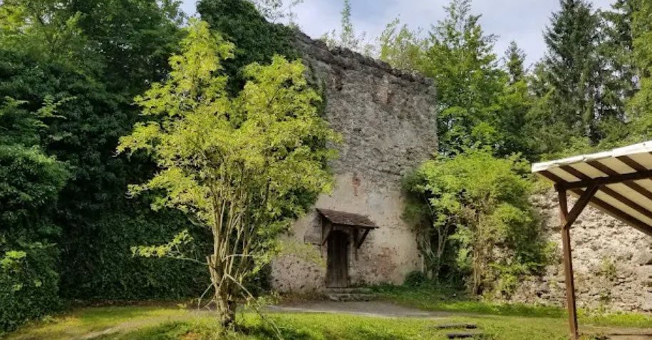 Burgruine Aitrach, Germany